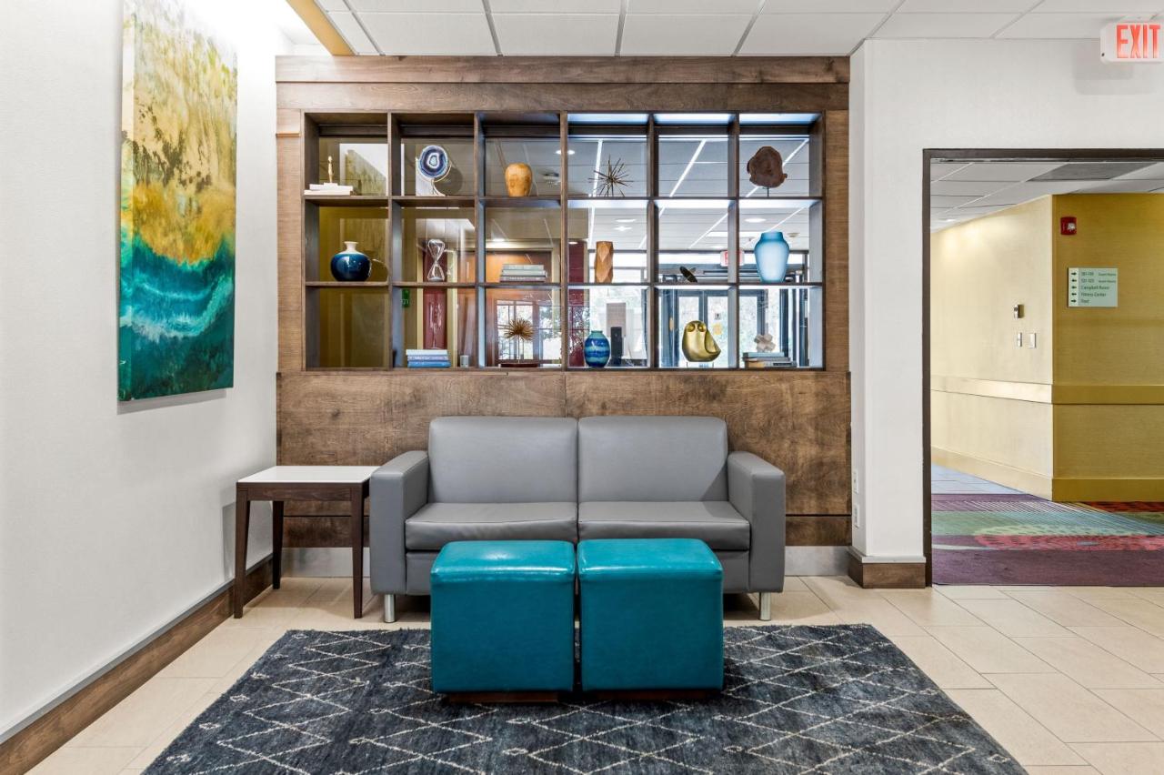 | Holiday Inn Johnson City, an IHG Hotel