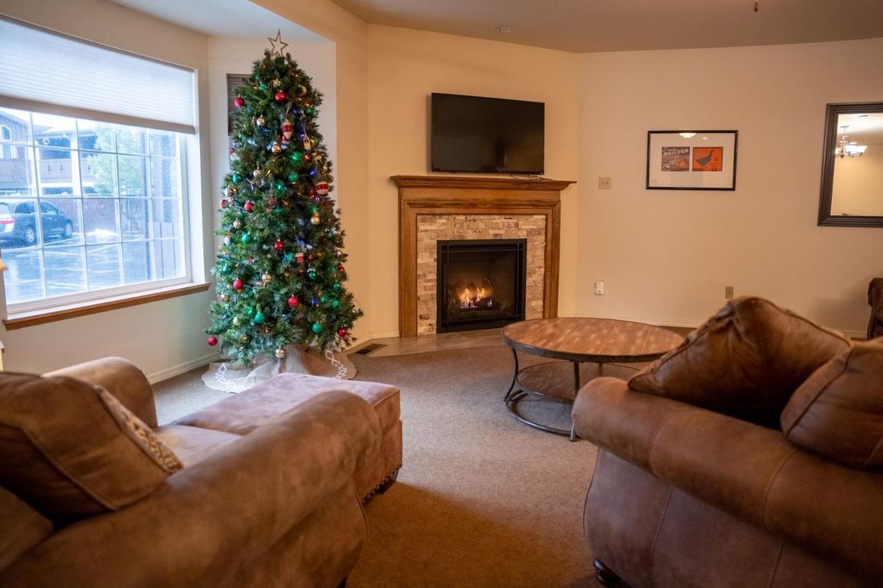 | Blue Elk Inn