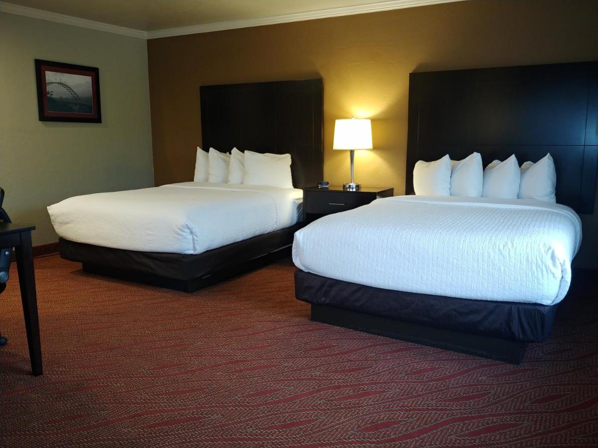 Queen Room with Two Queen Beds and Sofa Bed at Best Western Plus Parkway Inn
