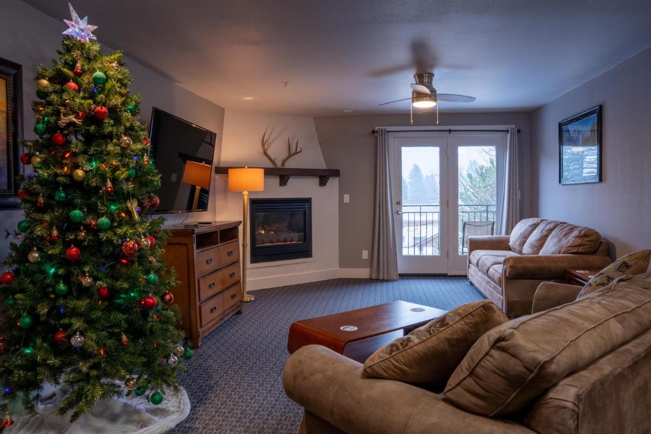 | Blue Elk Inn