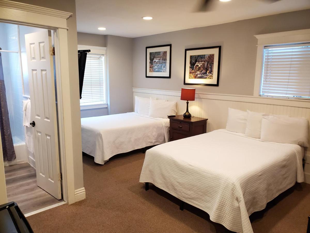 | Coronado Island Inn