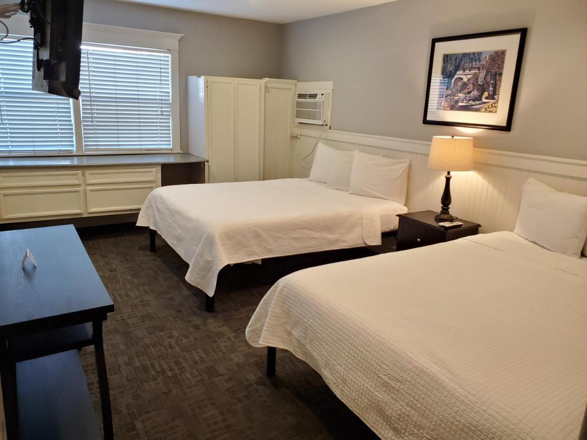 | Coronado Island Inn