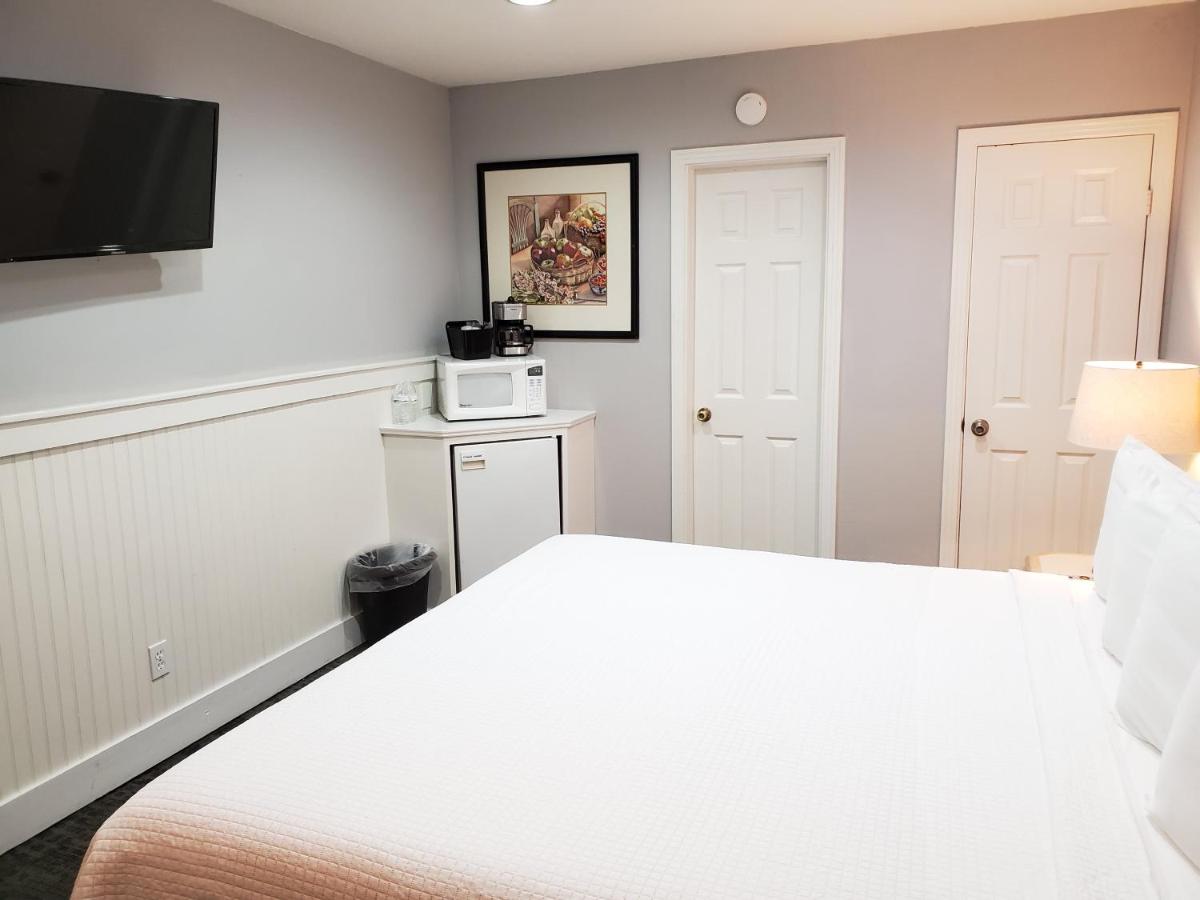 | Coronado Island Inn