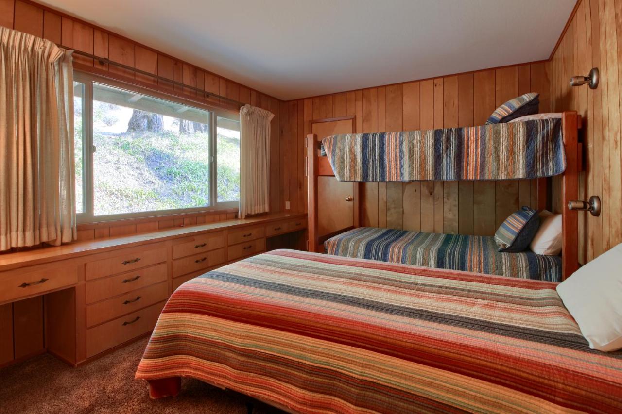 | 99 Yosemite Mountain Lodge