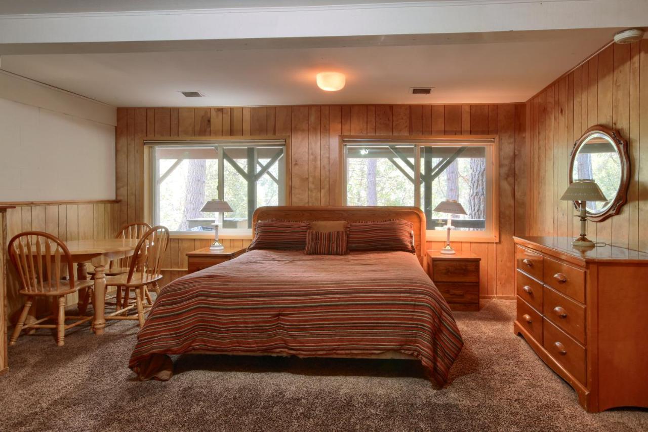 | 99 Yosemite Mountain Lodge