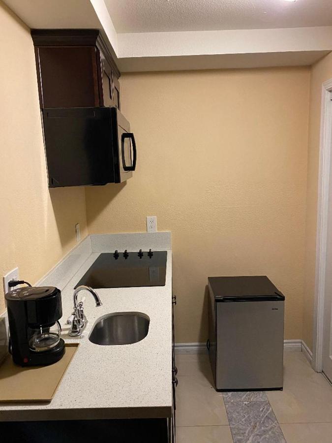 Standard Queen Room at Lemon Tree Hotel & Suites Anaheim