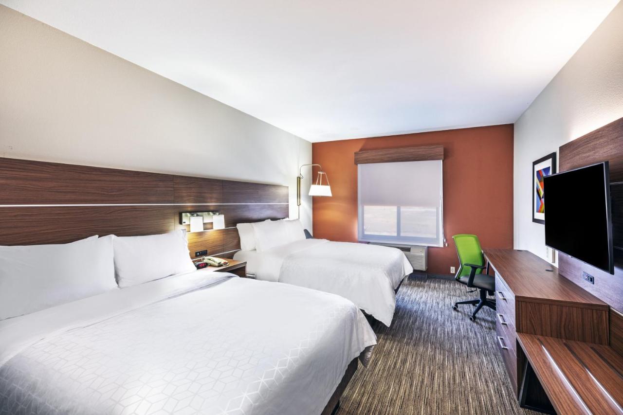 | Holiday Inn Express and Suites Pryor, an IHG Hotel