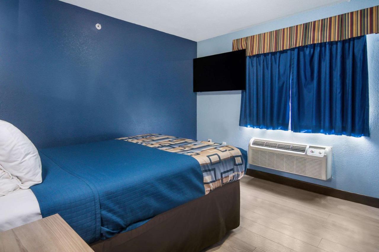 Queen Room with Two Queen Beds - Non-Smoking at Rodeway Inn Carrollton I-35E
