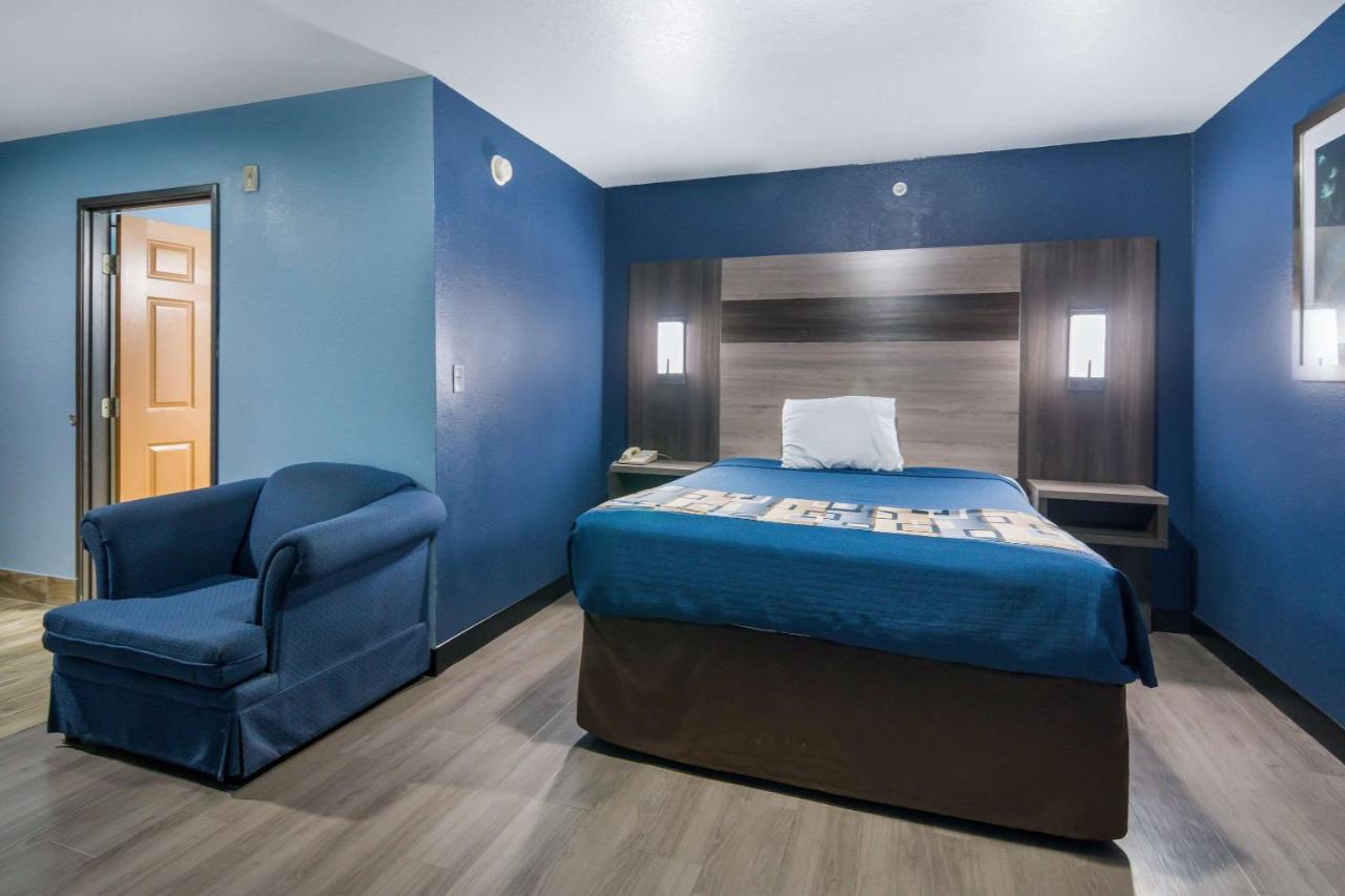 Queen Room with Two Queen Beds - Non-Smoking at Rodeway Inn Carrollton I-35E