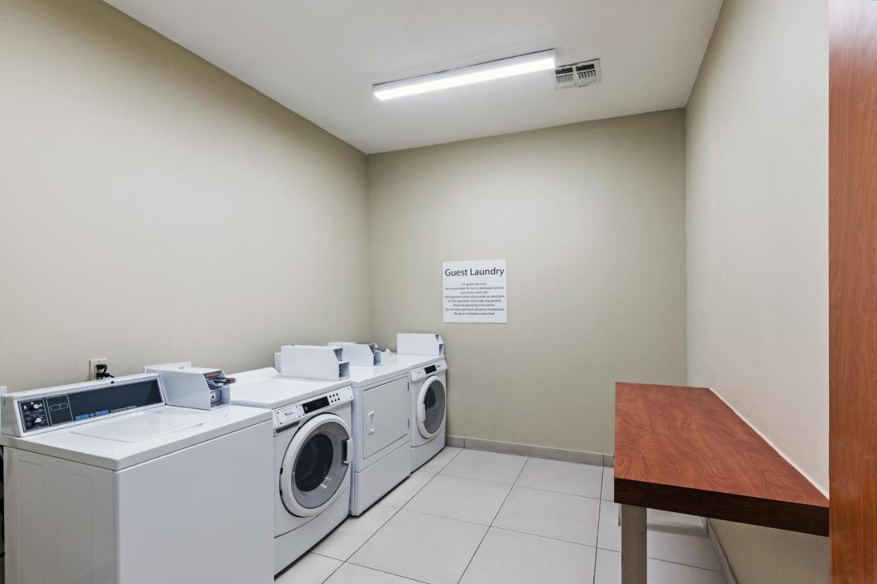 | Holiday Inn Express and Suites Pryor, an IHG Hotel