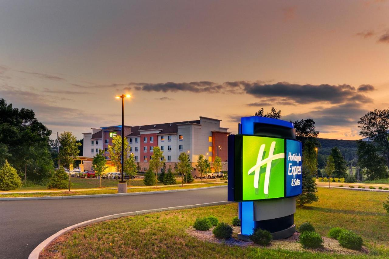 | Holiday Inn Express & Suites - Saugerties - Hudson Valley, an IHG Hotel