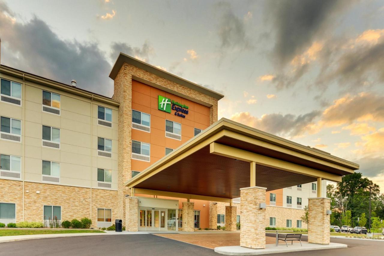 | Holiday Inn Express & Suites - Saugerties - Hudson Valley, an IHG Hotel