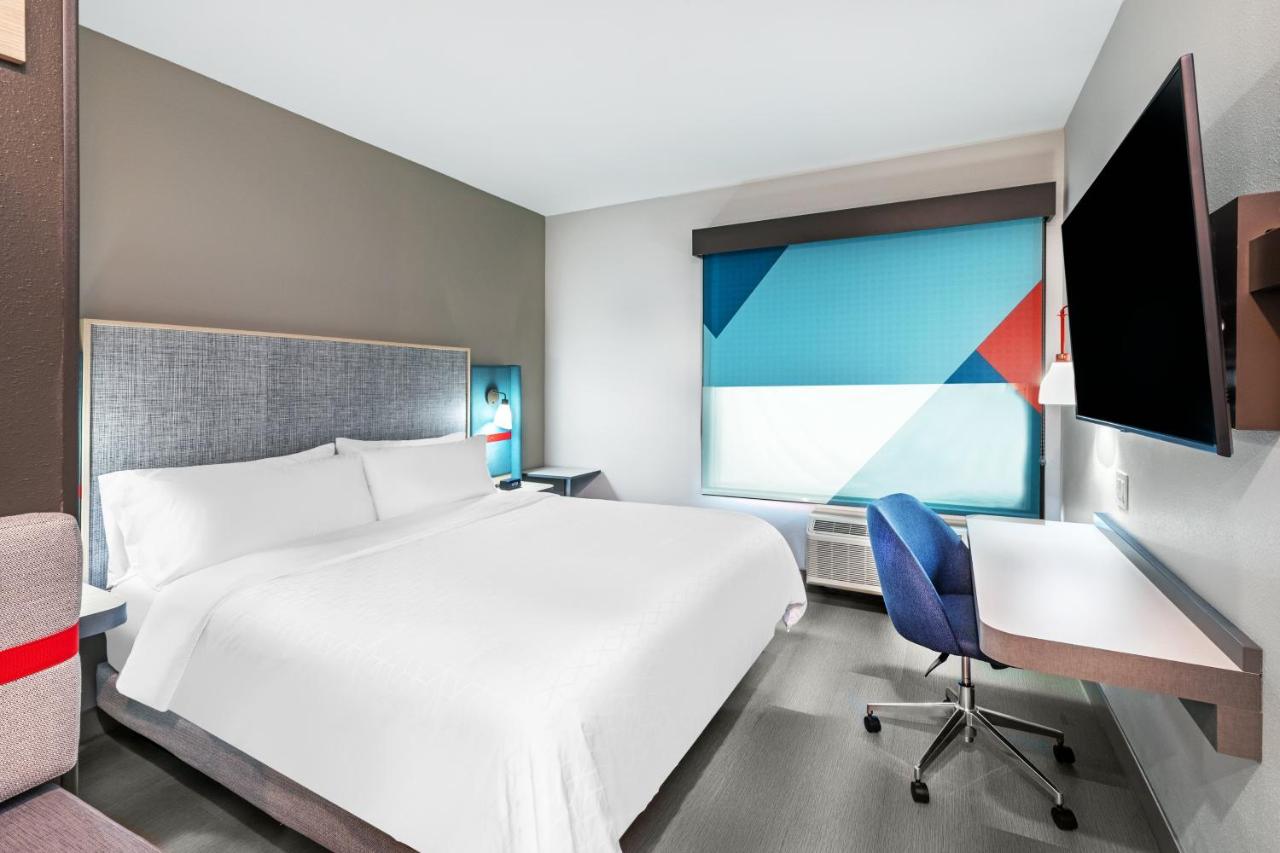 King Room at avid hotel Bentonville – Rogers by IHG