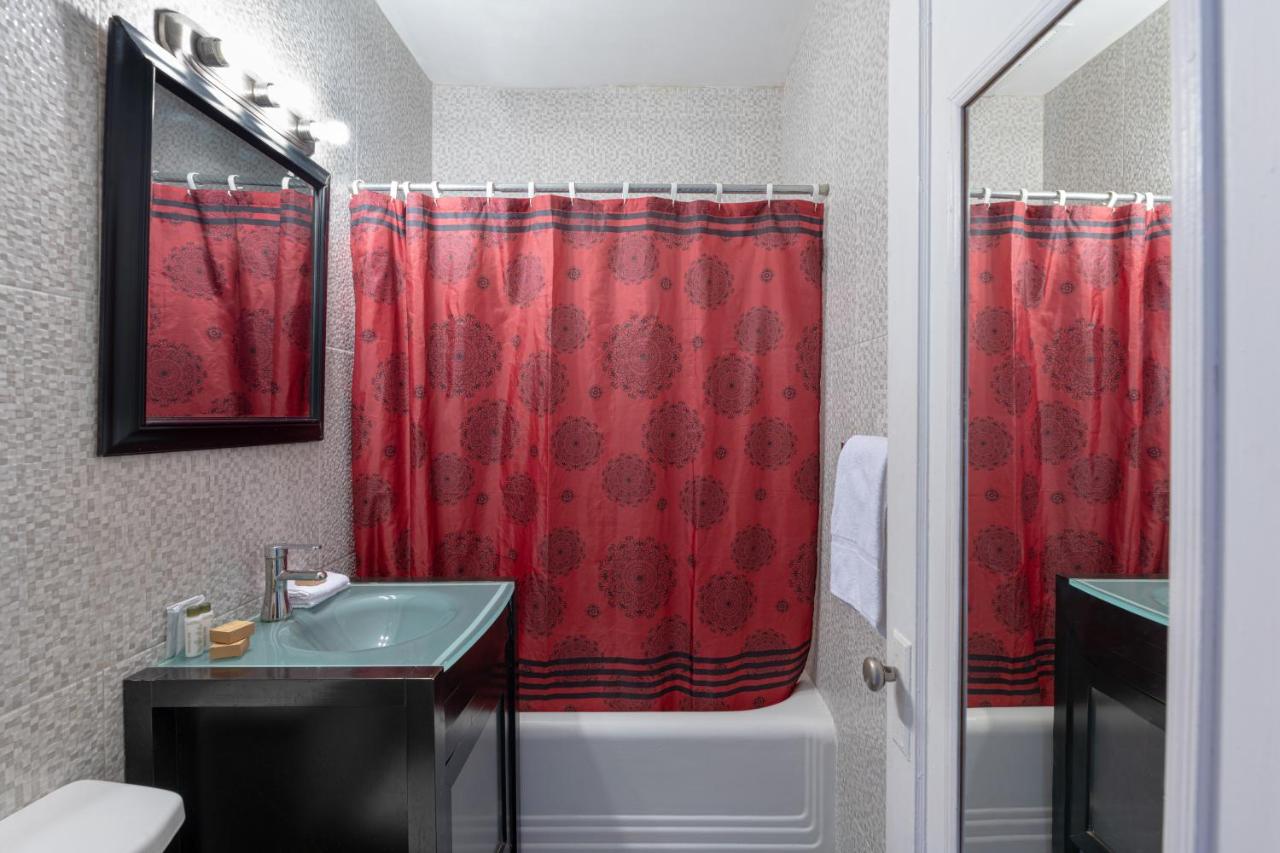 Standard Queen Room at Notebook Miami Beach
