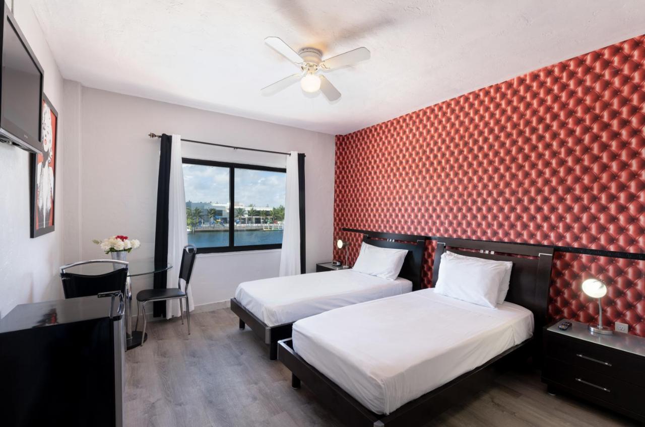 Standard Twin Room (Fully Renovated) at Notebook Miami Beach