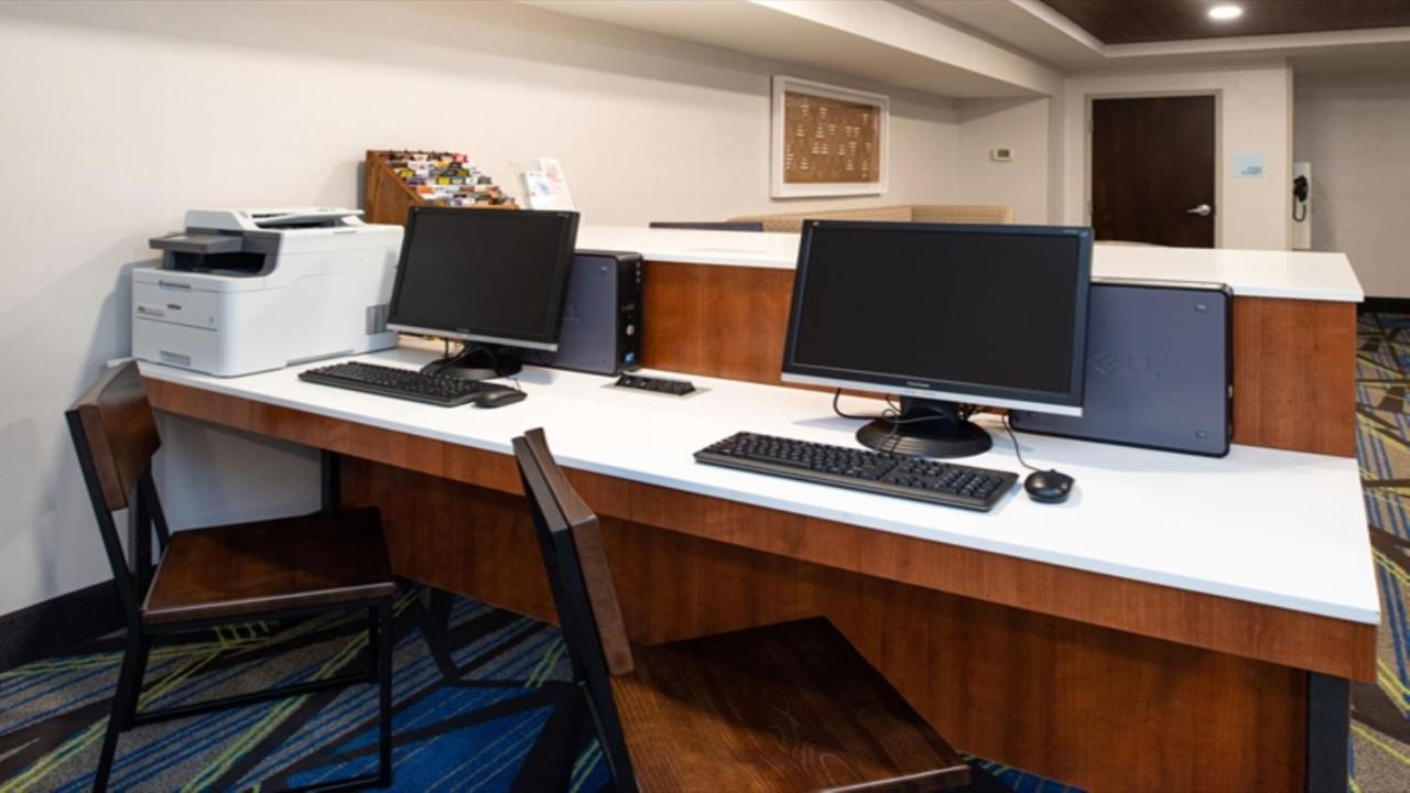 | Holiday Inn Express Cincinnati West, an IHG Hotel