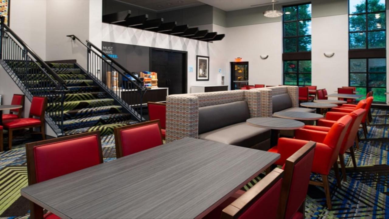 | Holiday Inn Express Cincinnati West, an IHG Hotel