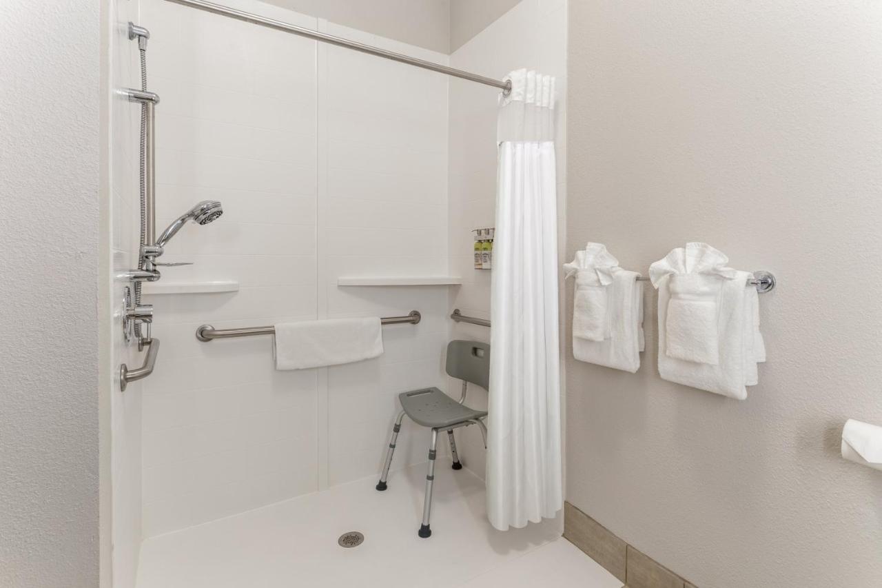 | Holiday Inn Express Hotel & Suites Shiloh/O'Fallon, an IHG Hotel