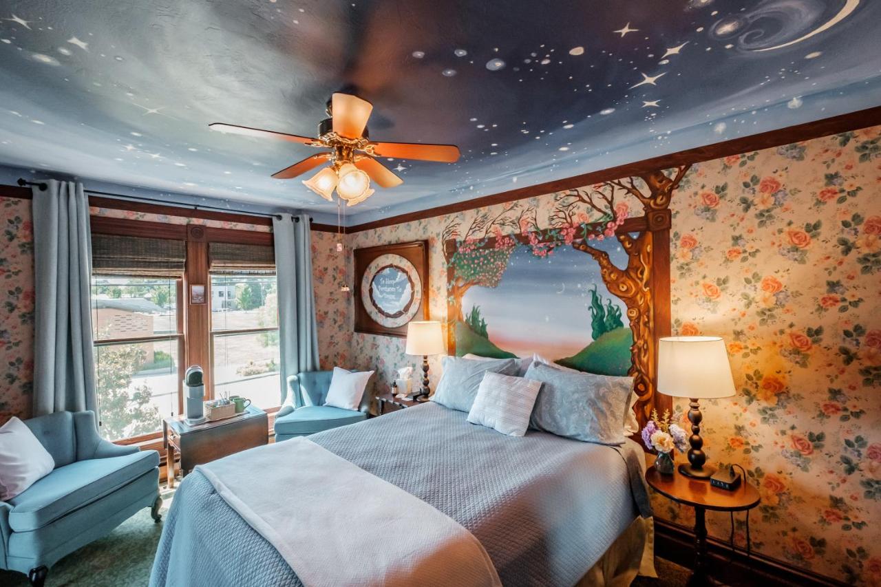  | MaMere's Guest House
