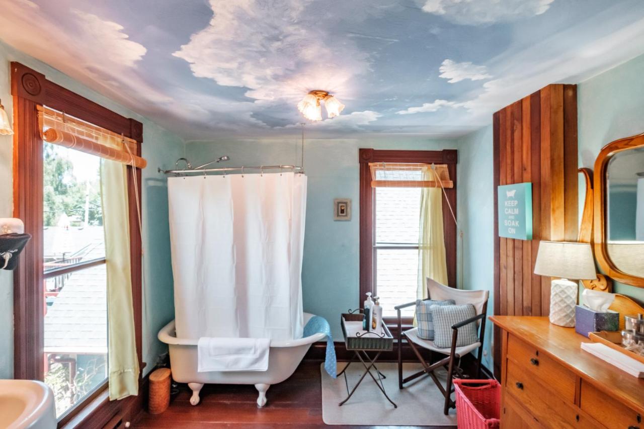  | MaMere's Guest House