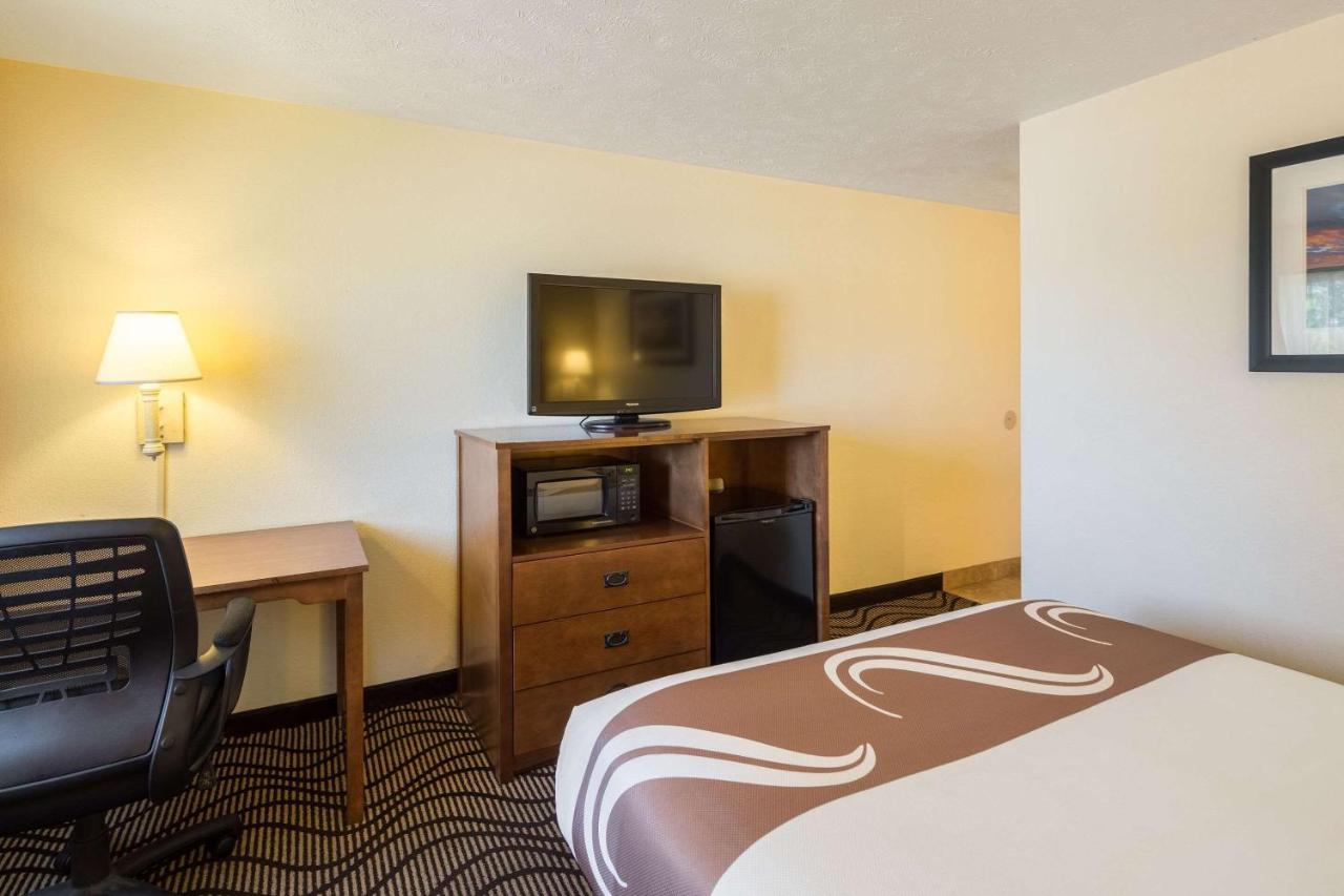 Queen Room at Quality Inn & Suites Coeur d'Alene