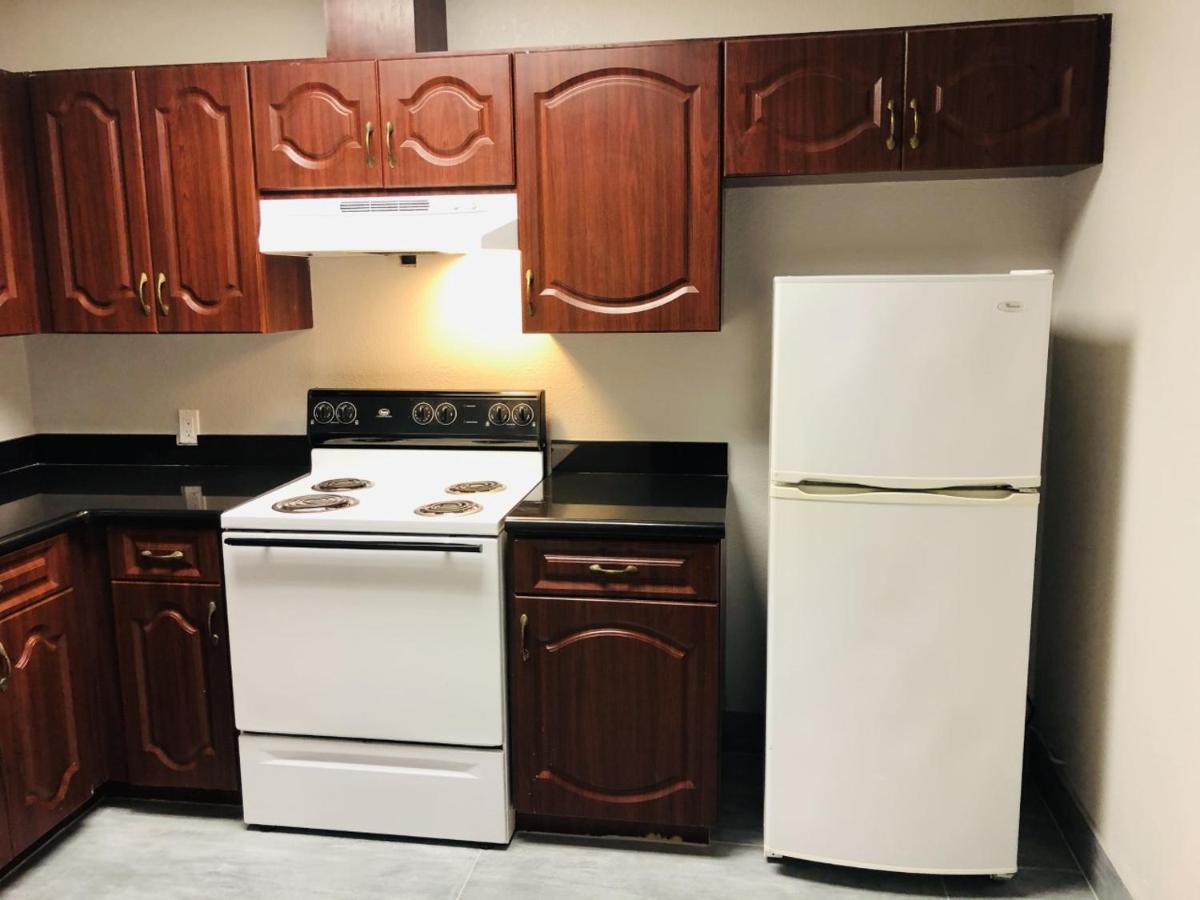 King Apartment - Non-Smoking at La Quinta Inn & Suites by Wyndham Tampa Central