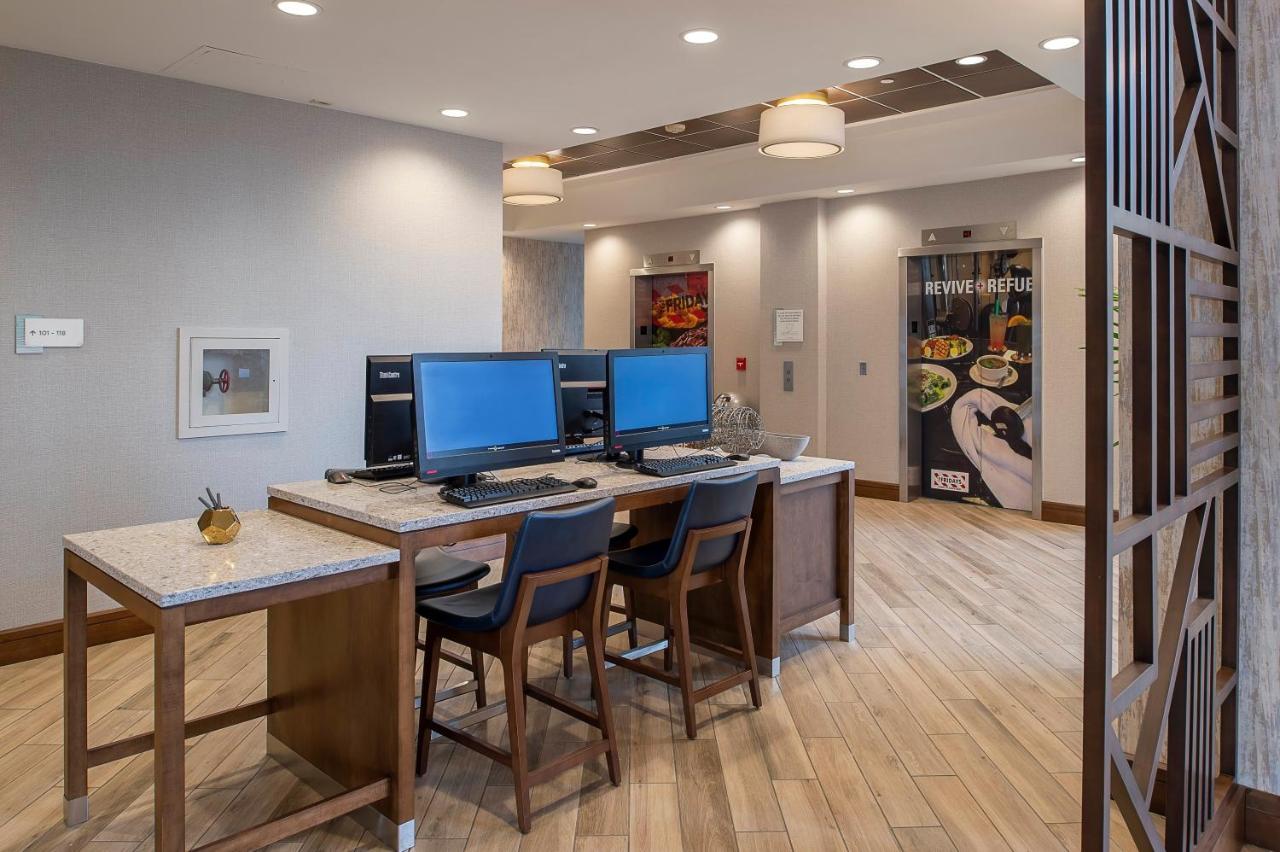| Crowne Plaza Hotel St. Louis Airport, an IHG Hotel