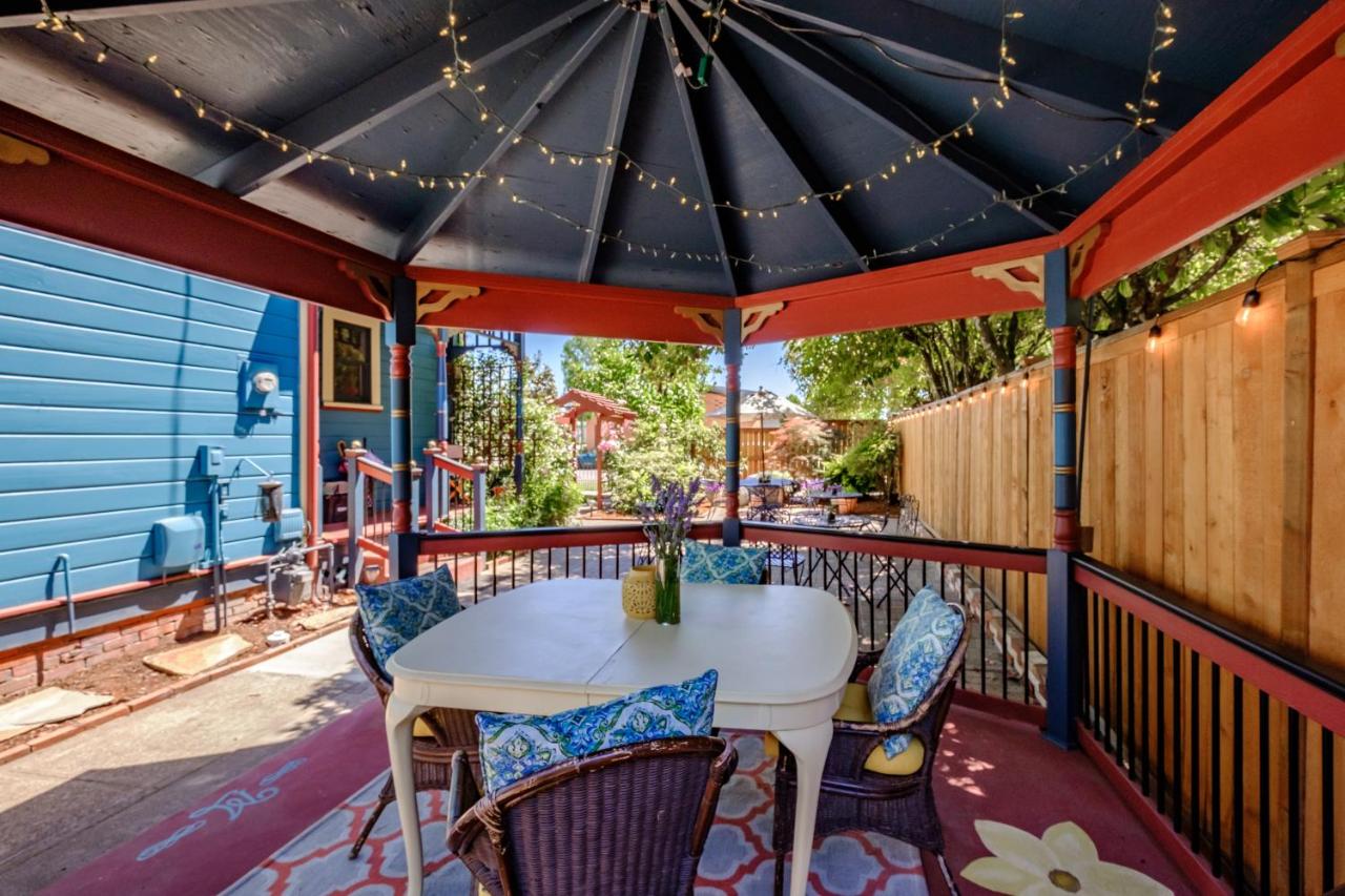 | MaMere's Guest House