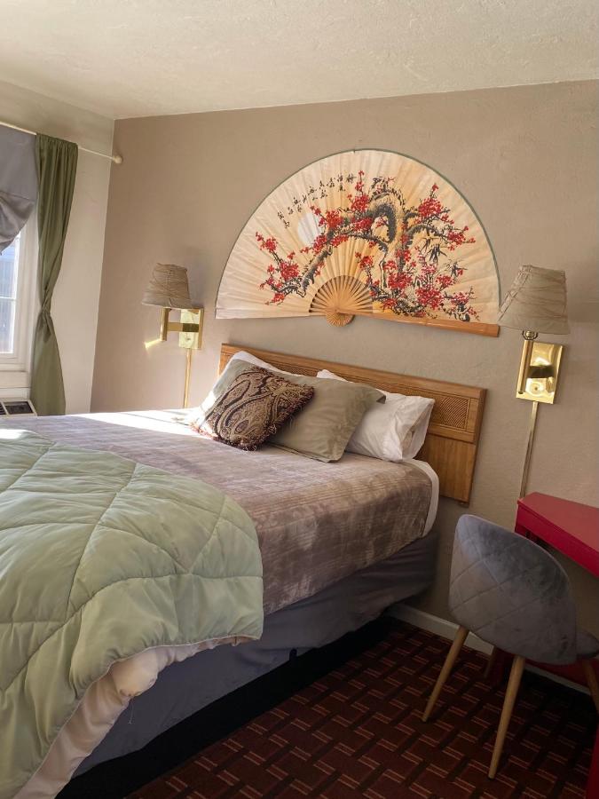 Deluxe Queen Room at Monte Bianco Inn
