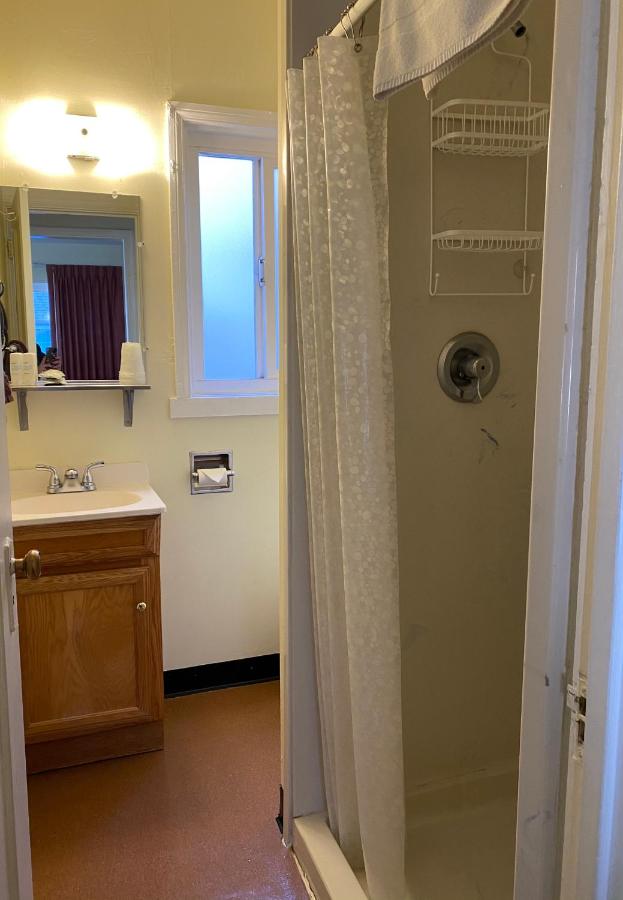 Deluxe Double Room with Shower at Monte Bianco Inn