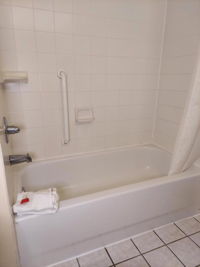 King Suite non smoking at Baymont by Wyndham Portage Indiana Dunes