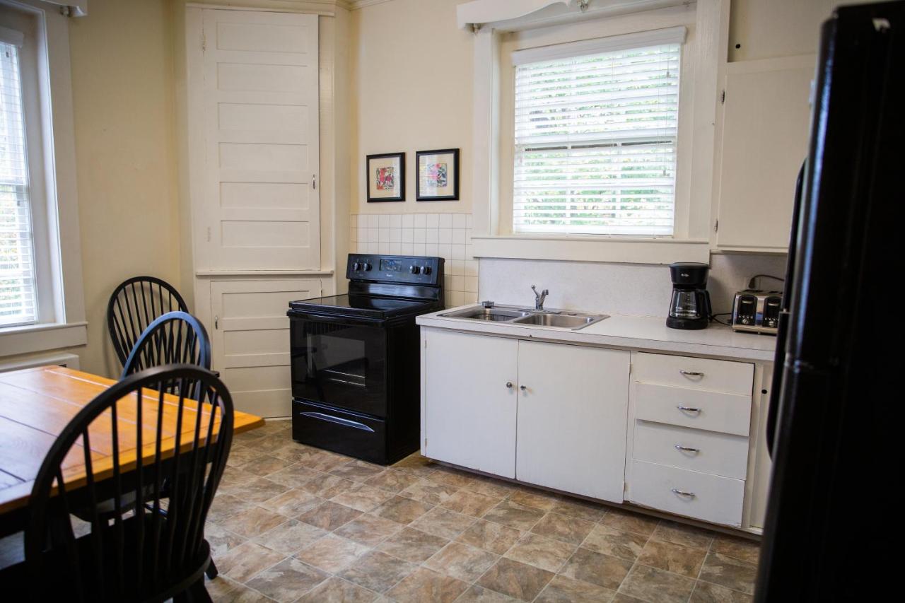 | Providence Manor House Bed & Breakfast