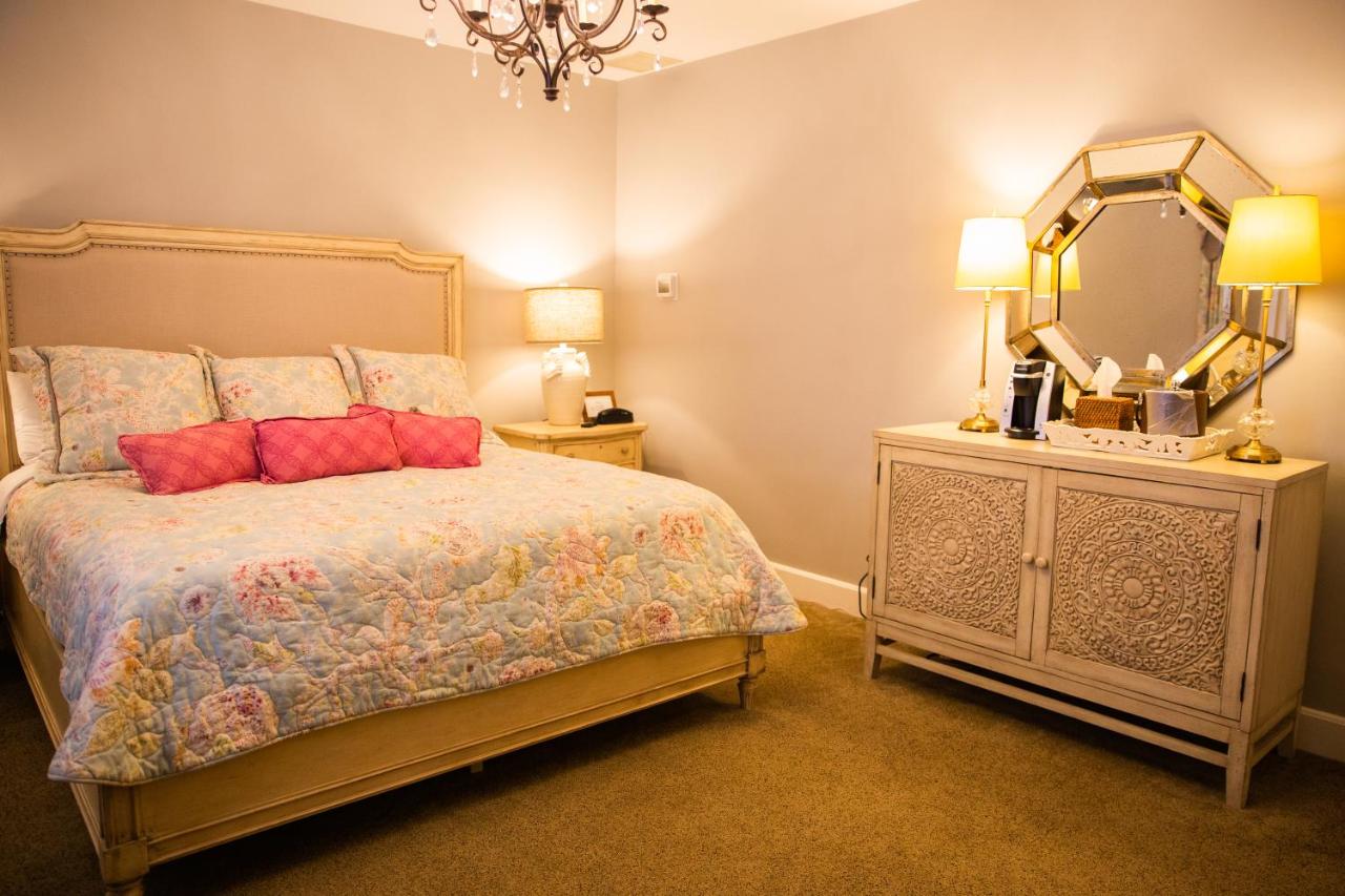 | Providence Manor House Bed & Breakfast