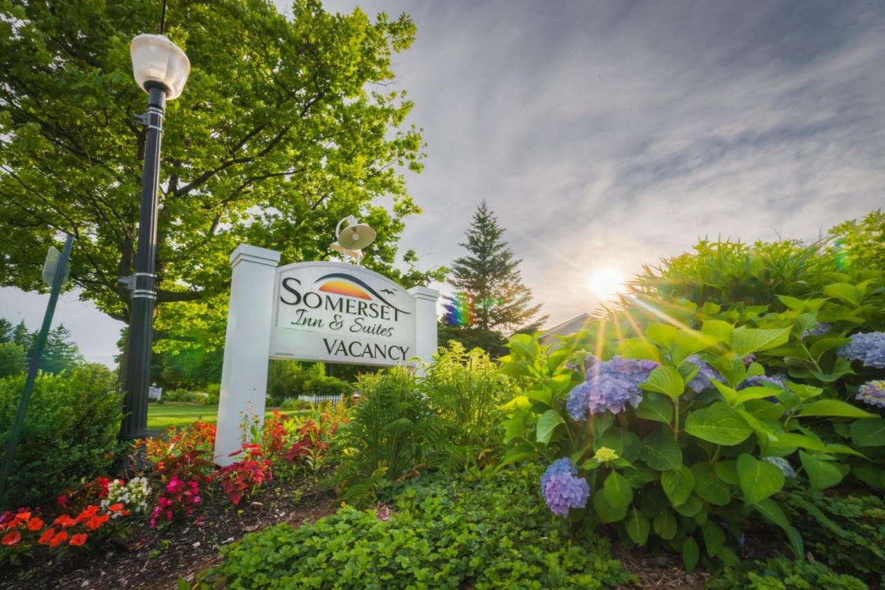 | Somerset Inn & Suites