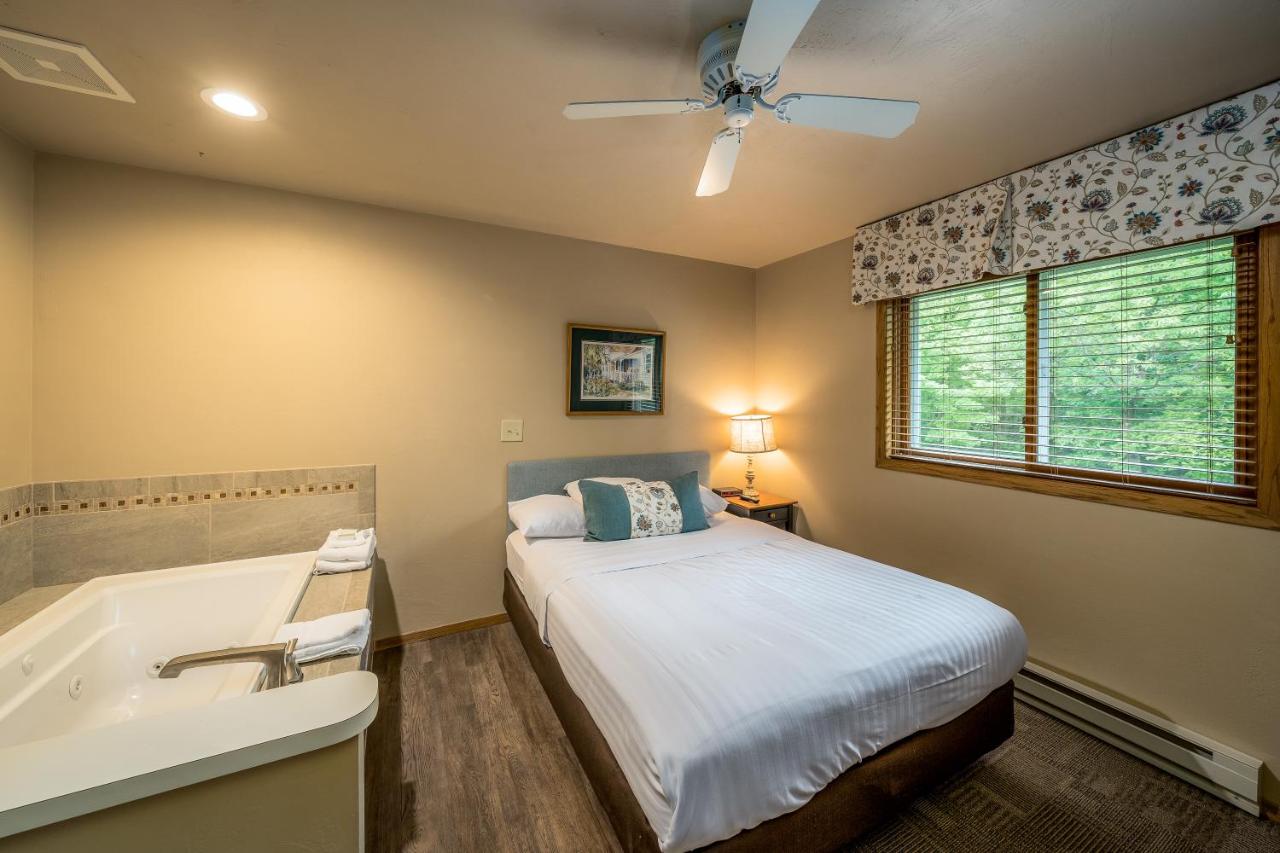 | Somerset Inn & Suites