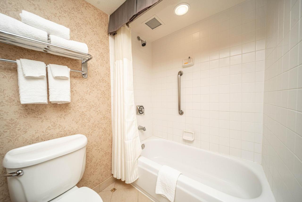 Double Room at Reno Suites