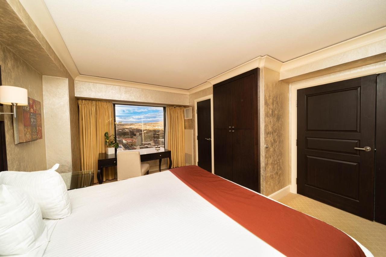 King Suite at Reno Suites