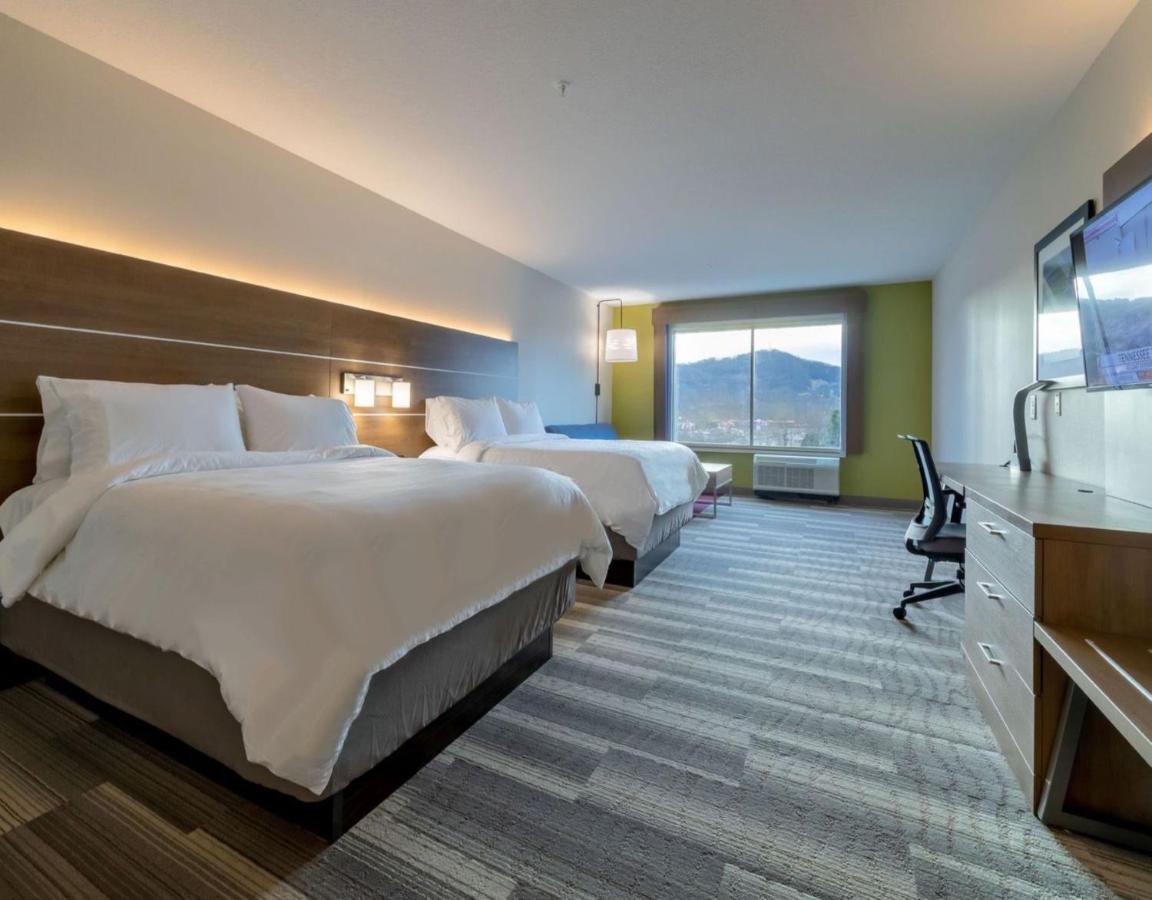 Twin Room - Non-Smoking at Holiday Inn Express & Suites Marion, an IHG Hotel