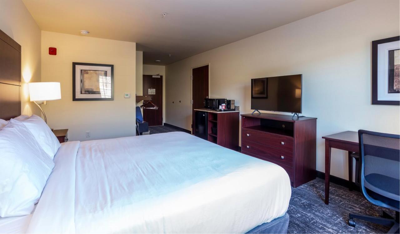 | Cobblestone Inn & Suites - Brookville