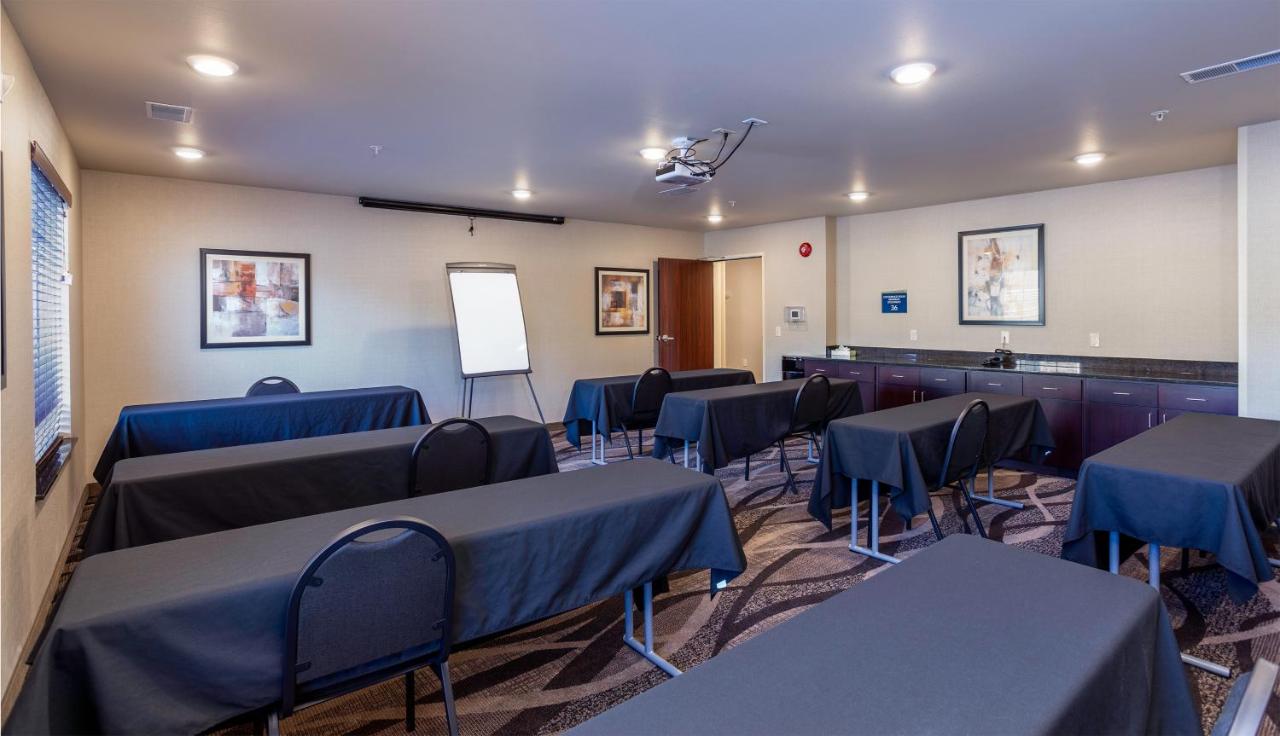  | Cobblestone Inn & Suites - Brookville