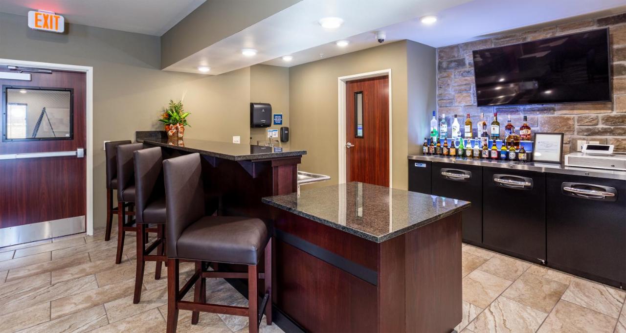| Cobblestone Inn & Suites - Brookville