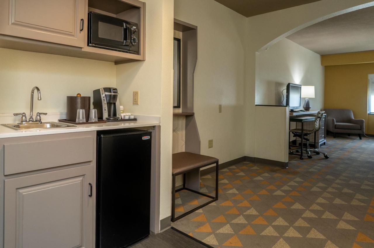 Executive Queen Suite with Two Queen Beds at Holiday Inn Hotel & Suites Beaufort at Highway 21 by IHG