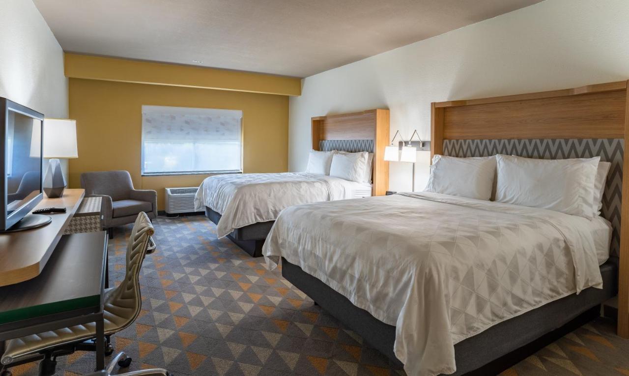 Queen Room with Two Queen Beds at Holiday Inn Hotel & Suites Beaufort at Highway 21 by IHG