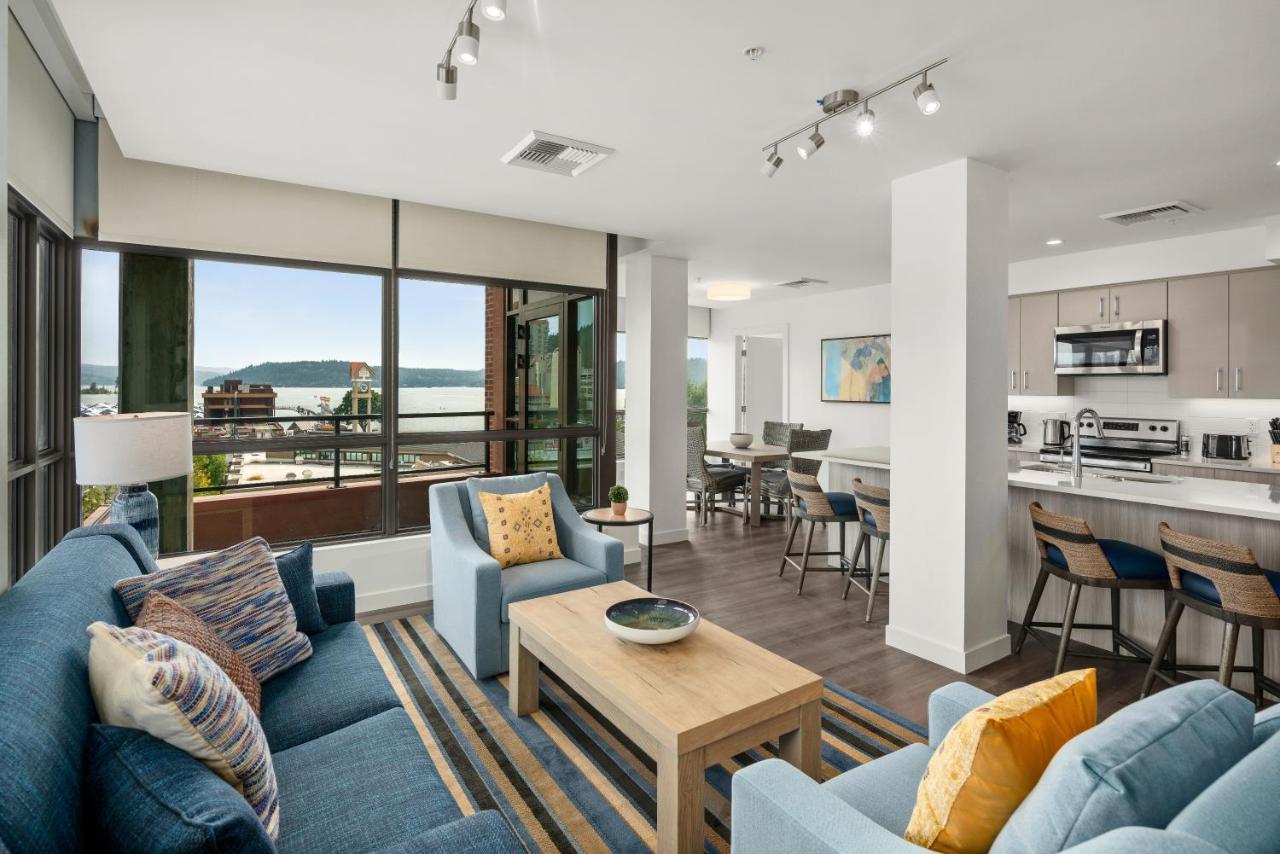 Three-Bedroom Suite at One Lakeside