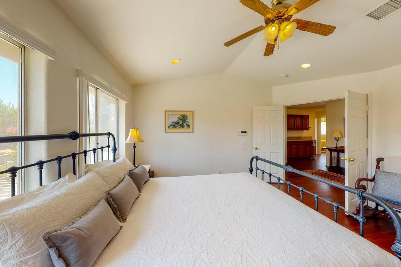 | Villa Swaziland - Luxury with Pool