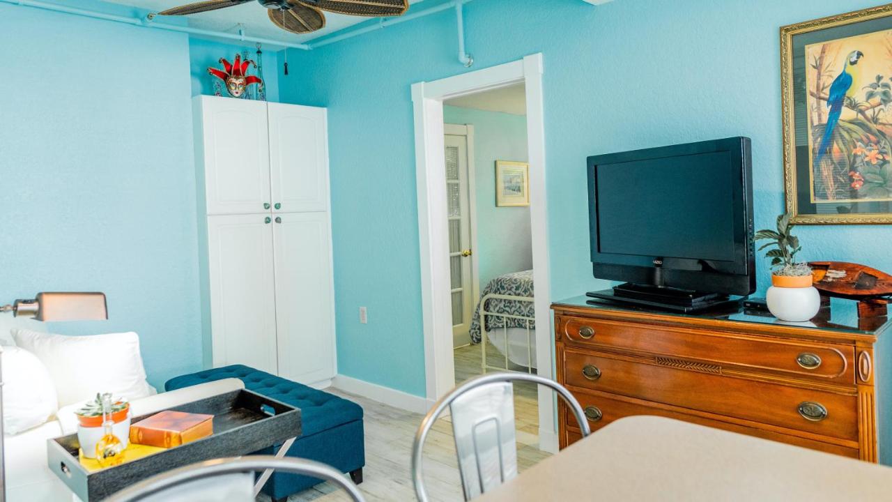 | Meranova Guest Inn