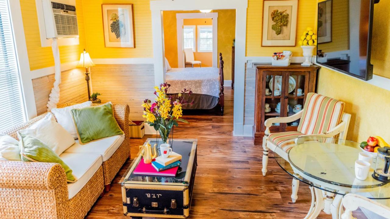 | Meranova Guest Inn