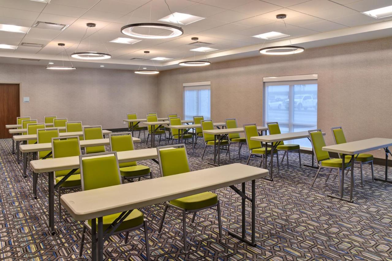 | Holiday Inn Express & Suites - Ottawa, an IHG Hotel
