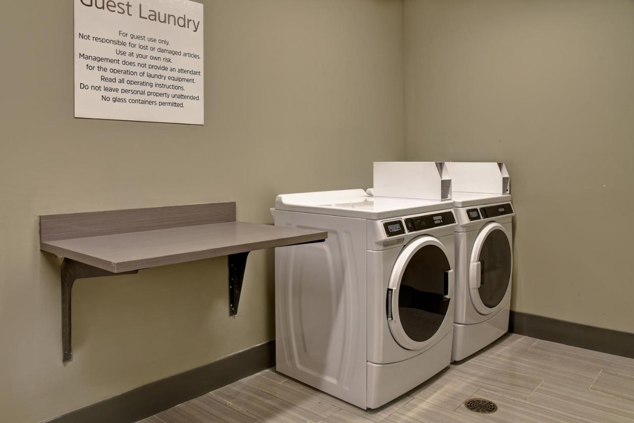 | Holiday Inn Express & Suites - Ottawa, an IHG Hotel