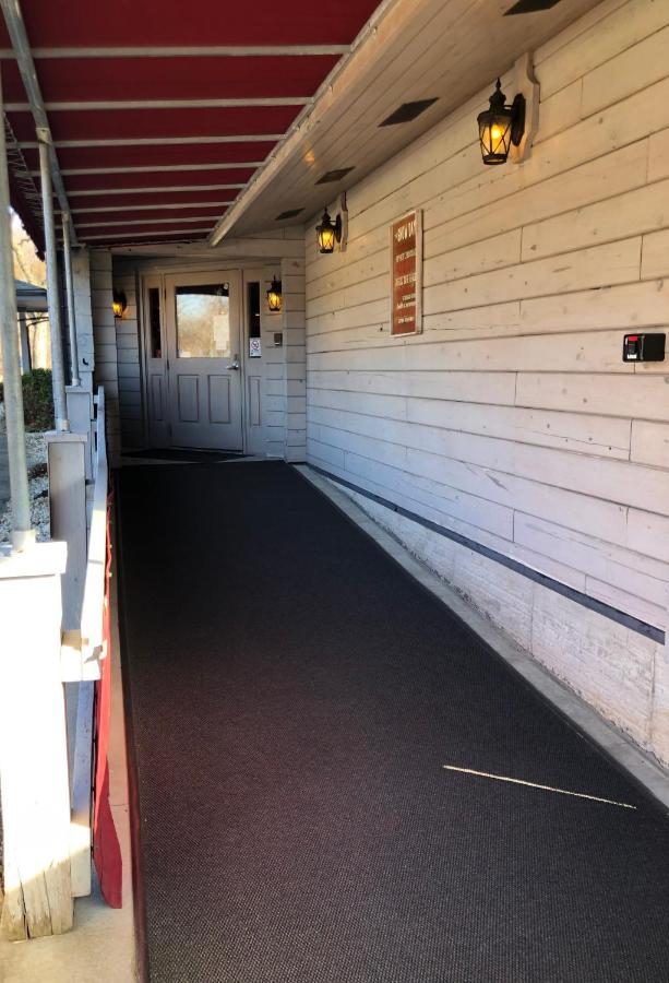 | Paddle Wheel Inn